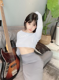 Oui Nyung - NO.33 Guitar sister(63)